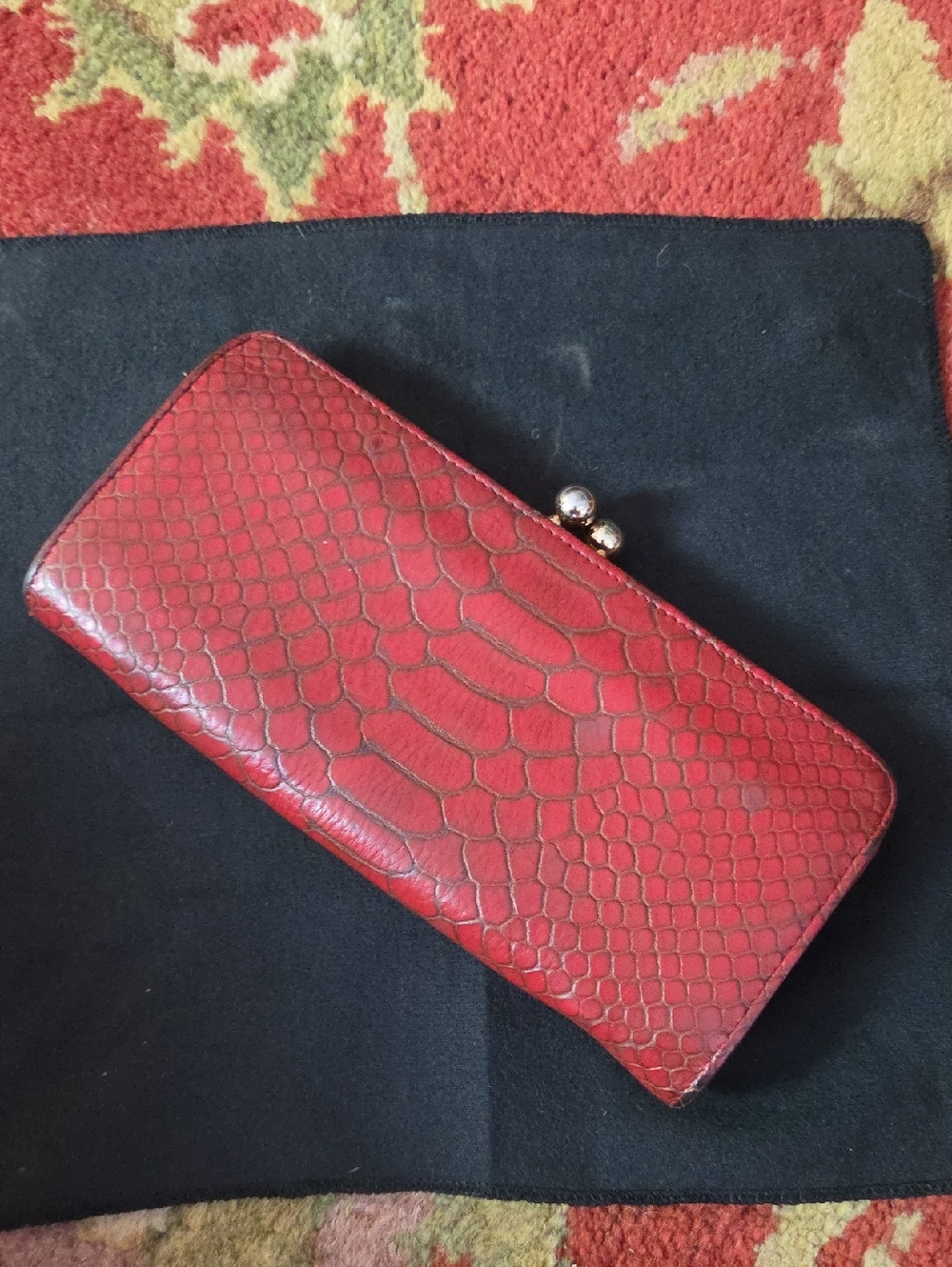 Y2k Hobo Reptile Embossed Leather Kiss Wallet